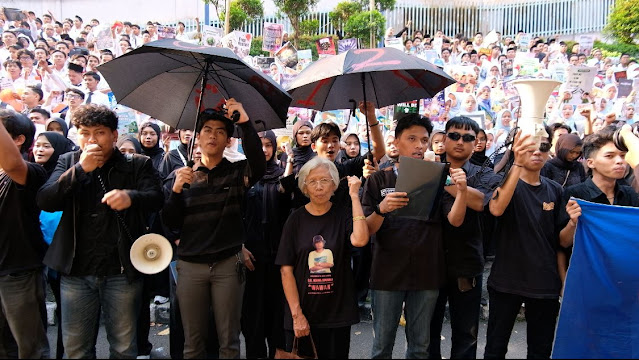 Mimbar Bebas Ushuluddin: Konsistensi Menolak Lupa, Lawan Tindakan Represif Aparat